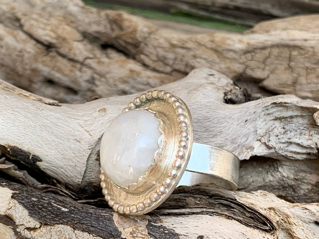 Sterling Silver and Moonstone Cabachon ring