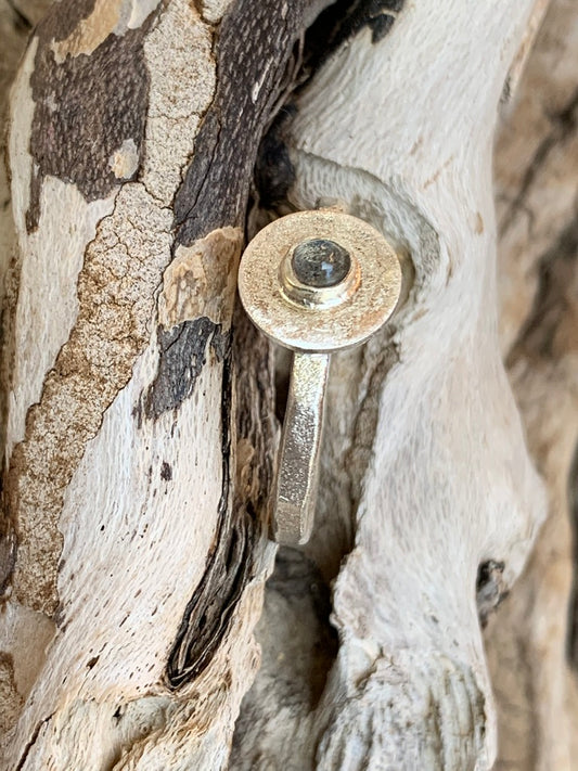 Sterling Silver and Moonstone Cabachon ring